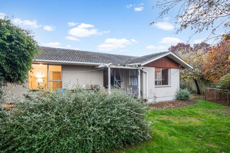 21 De Bloge Place Burwood_14