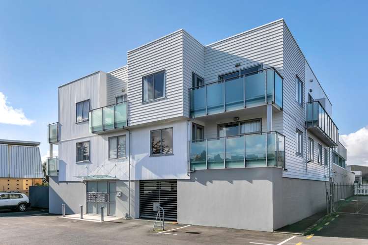 1f/86a Rockfield Road Penrose_12