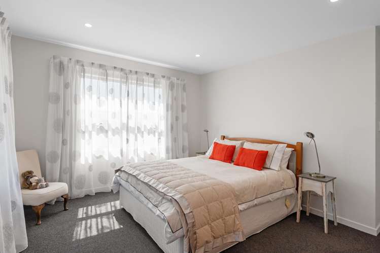 38 Carnaveron Drive Lincoln_18