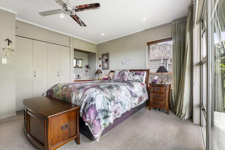 8 Kilduff Place Mairangi Bay_11