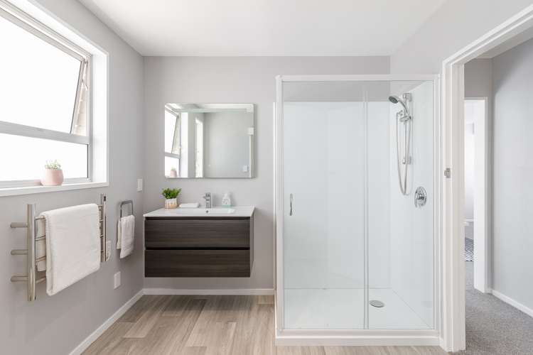 2/141 Kennedy Road Marewa_5