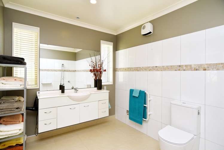 5 Orewa Close Parklands_19