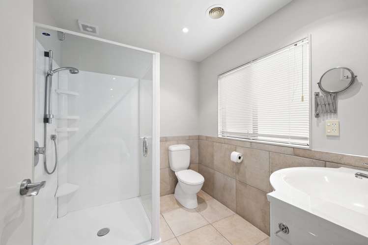 72 Downing Street Crofton Downs_14