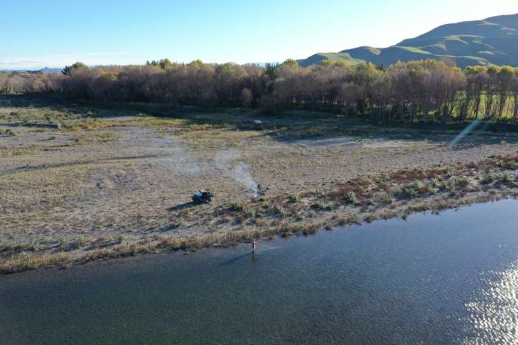 2813 Middle Road Patangata_11