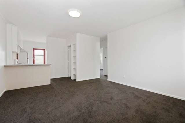 2/115B Landscape Road Mt Eden_1