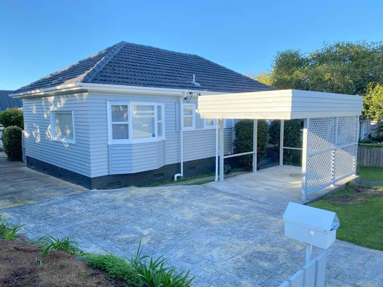 132 Riddell Road_0
