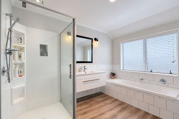 93 Puhirake Crescent Pyes Pa_13