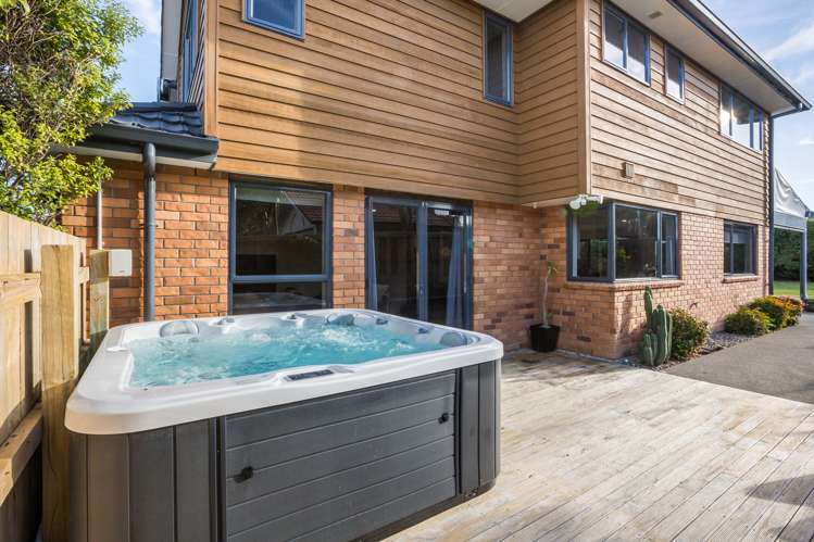 14 Betty Watt Grove Riverstone Terraces_26