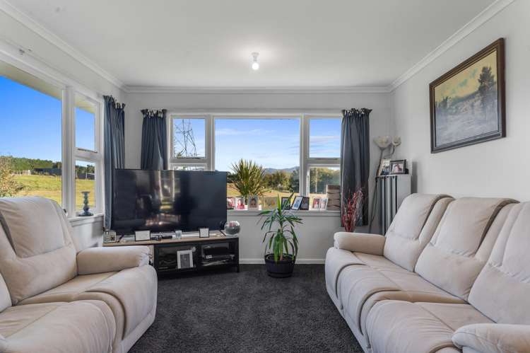 374 Riverside Road_3