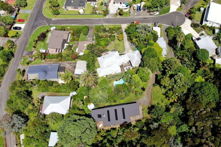 2 Lucy Road Waiomu_17