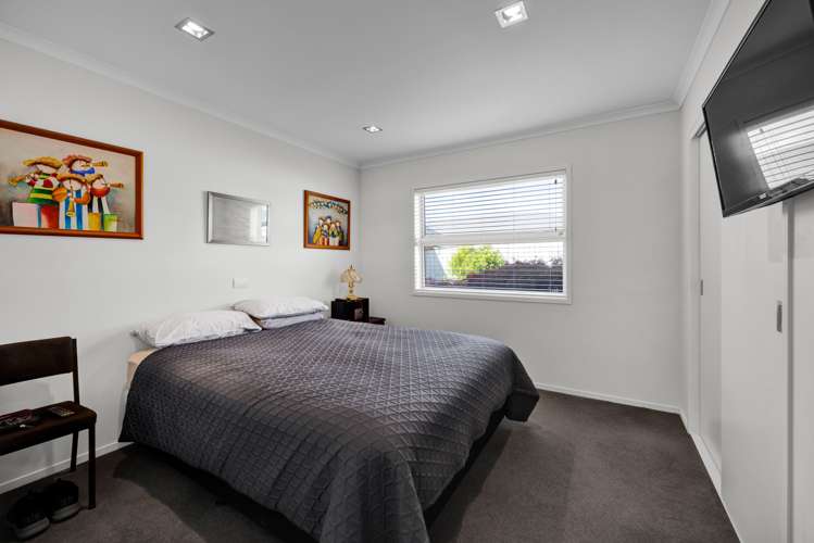 27 Montague Grove Stratford_14