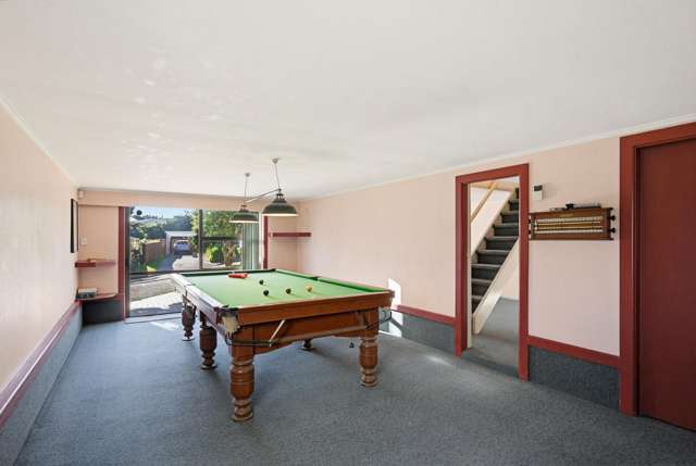 Estate Sale - Sun, Space & Flexible Living