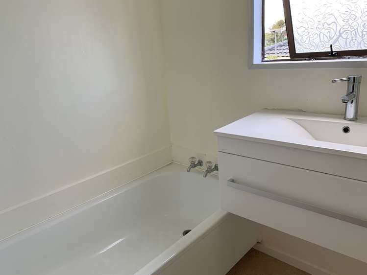 2/14 Galloway Crescent Farm Cove_5