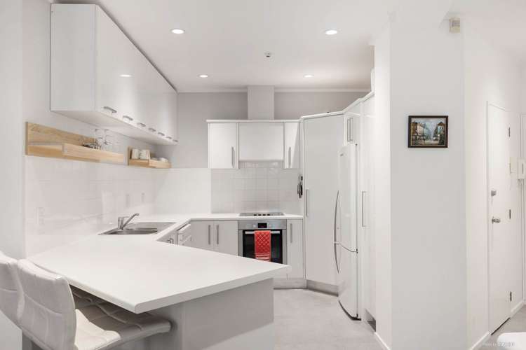 2I/71-75 Lorne Street City Centre_6