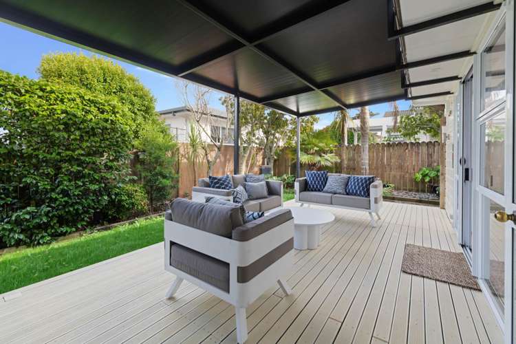 2/12 The Green Golflands_6