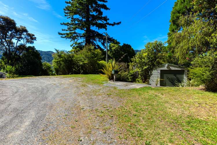 2069 Queen Charlotte Drive Queen Charlotte Sound_23