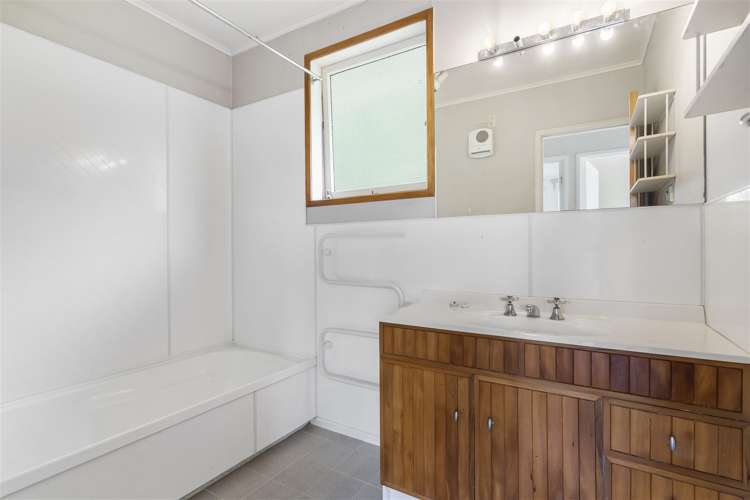 10 Larne Avenue Pakuranga Heights_14