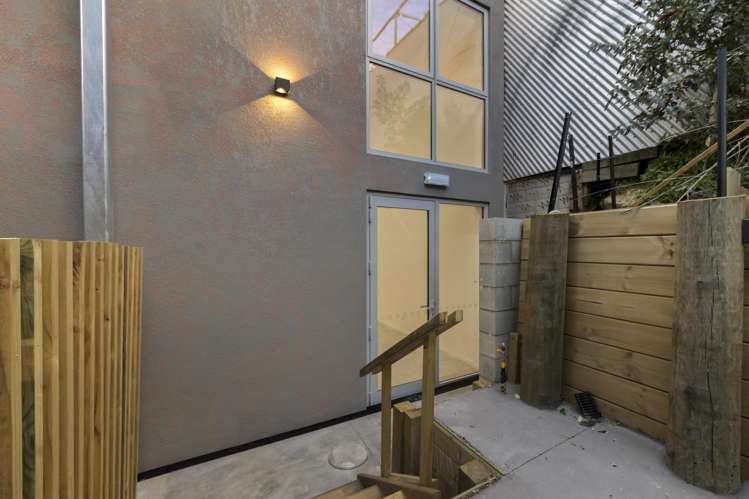 24 London Street Lyttelton_6