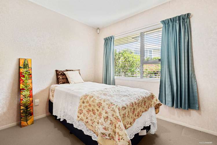 13/10 Gerard Way Saint Johns_8