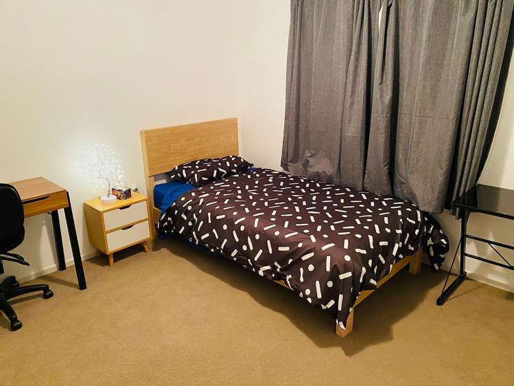 60 Cobham Crescent Kelston_6