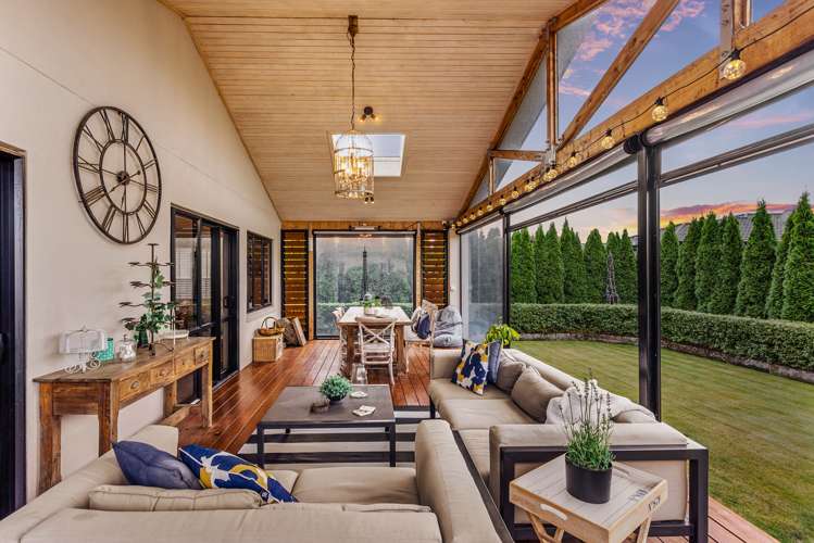 19 Heynes Place Clive_2