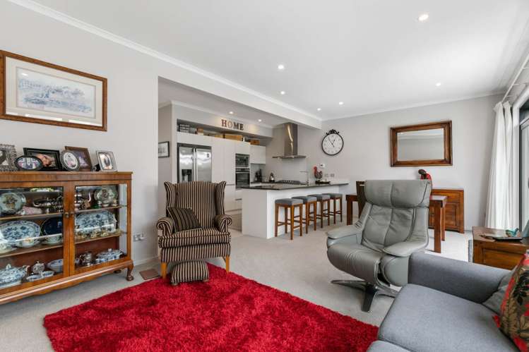 119 Bonair Crescent Silverdale_10