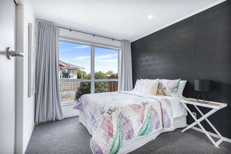 24 Ashurst Avenue Pukete_10