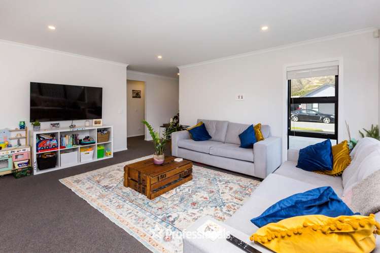 18 Castletown Street Wallaceville_4