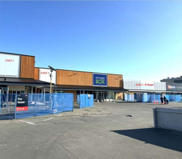 Large Retail Showroom for Lease