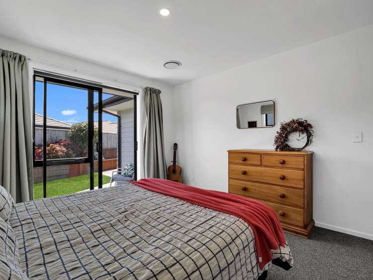 98 Sunline Avenue Lincoln_12