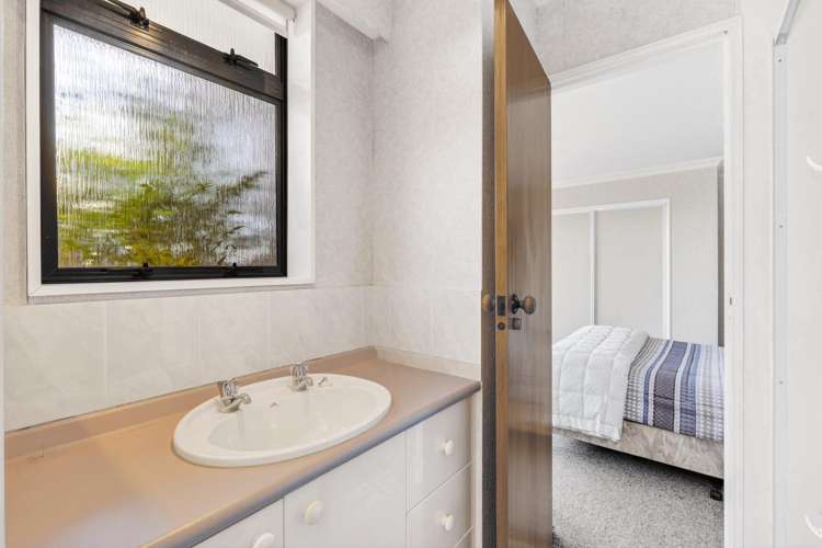 583 Hill Street South Hope_17