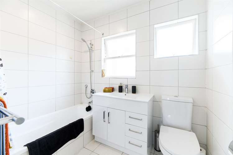 3/21 East Coast Road Milford_10