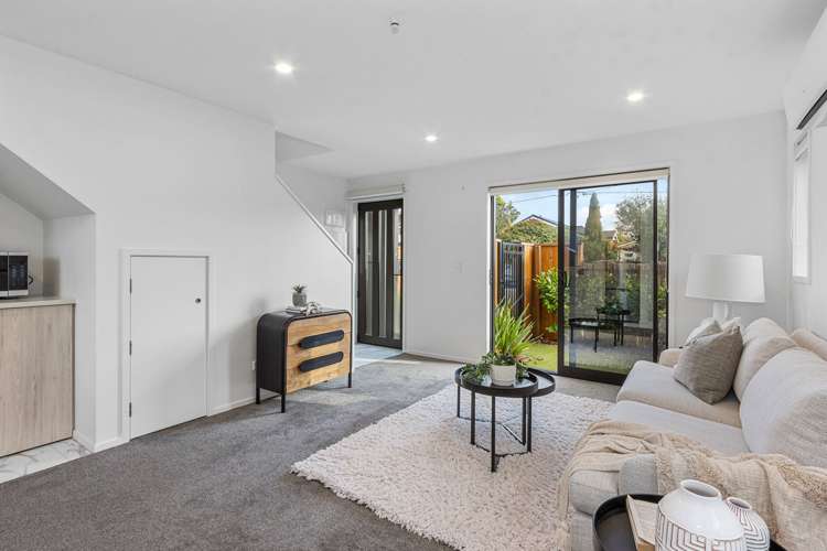 2/64 Longfellow Street Sydenham_5