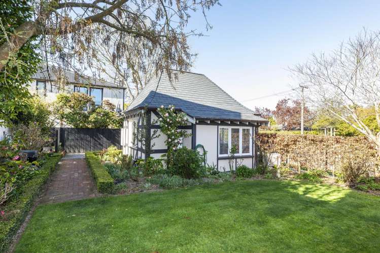 39 Holly Road Merivale_39