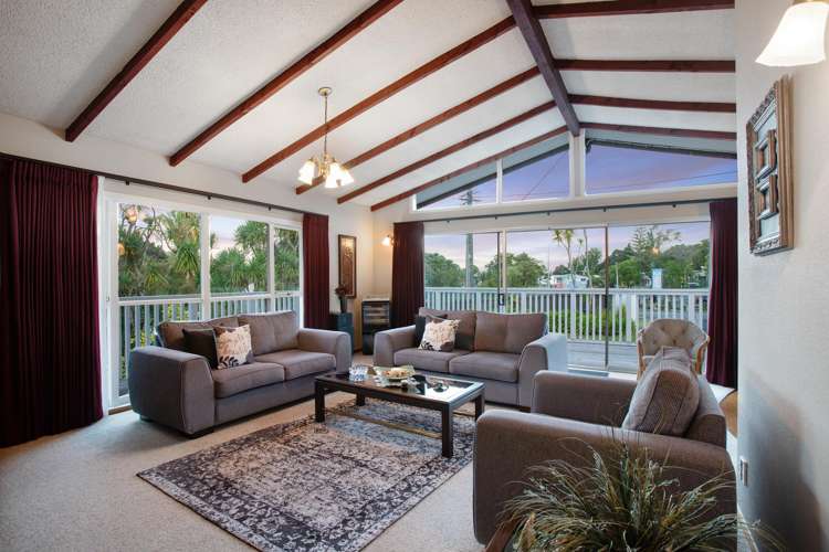 211 Woodlands Park Road_2