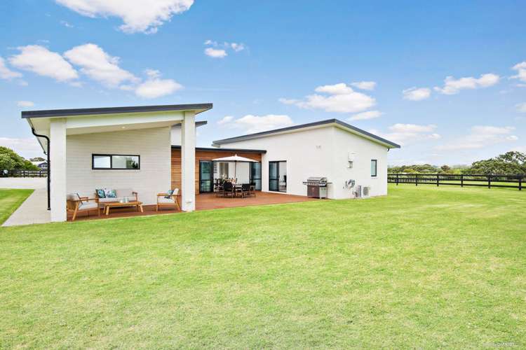 125 Wharf Road Clarks Beach_0