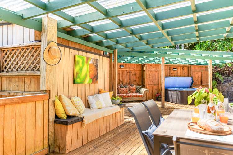 92 Scenic Drive Titirangi_19