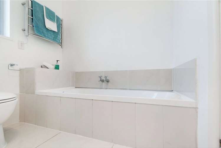 18 Dufek Crescent Wigram_13