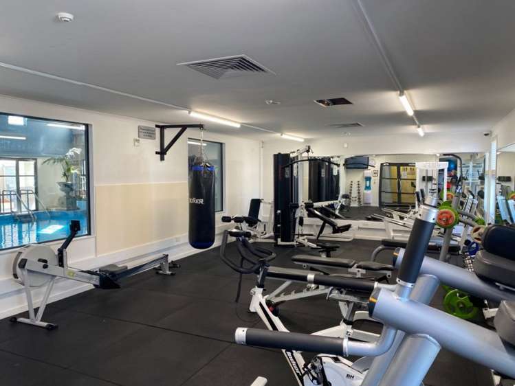 147 Hussey Road Northwood_31