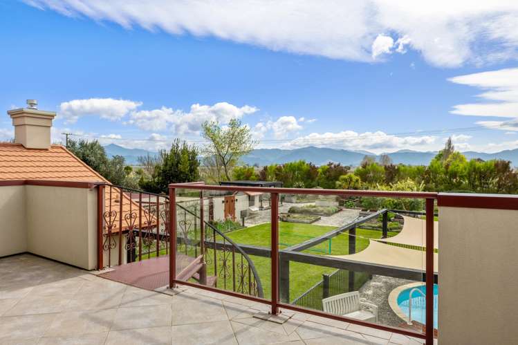 32 Bradleigh Park Fairhall_8