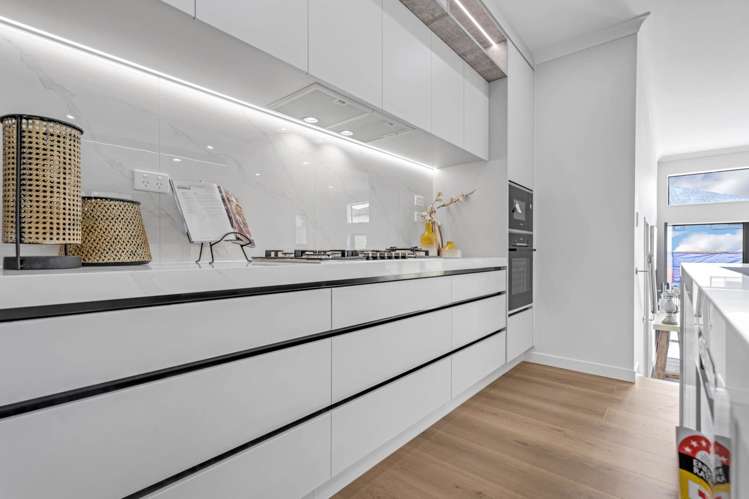 63 Koromeke Street Flat Bush_4