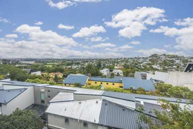 302/9 Sarawia Street_2