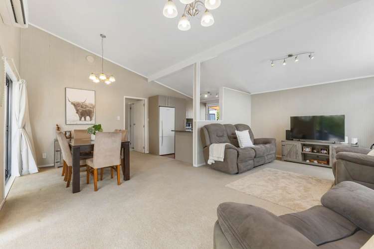 7A & 7 Gleneagles Grove_2