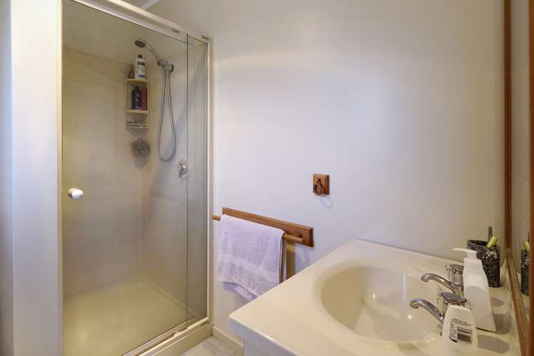 61 Aldinga Avenue Stoke_12