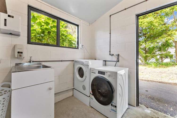 51 Wairau Road Oakura_18