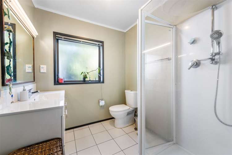 2 Kaurimu Rise Titirangi_10