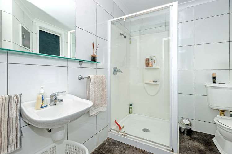 31 Main Road Makaraka_14