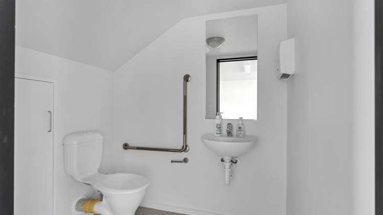 8/27 Waterman Place Ferrymead_16