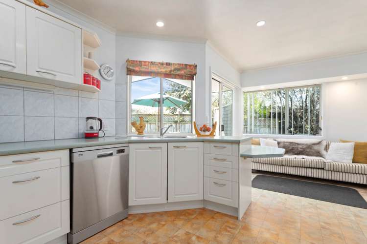 9a Meadway Sunnyhills_10