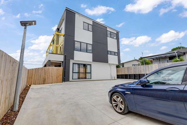 3 & 4/43A Waimumu Road Massey_3